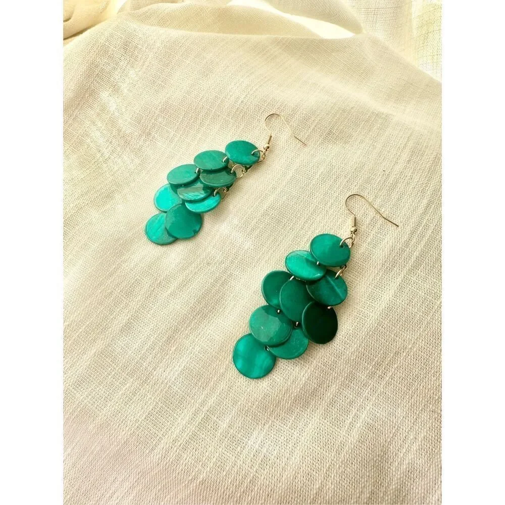 Aqua green seashell dangle earrings ￼